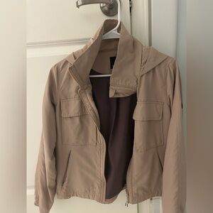 Vuori Rain resistant military jacket in Dogwood